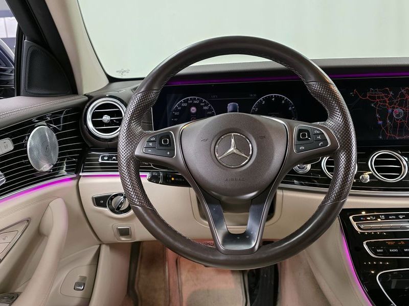 2017 Mercedes-Benz E-Class E400 4MATIC Exclusive photo 13