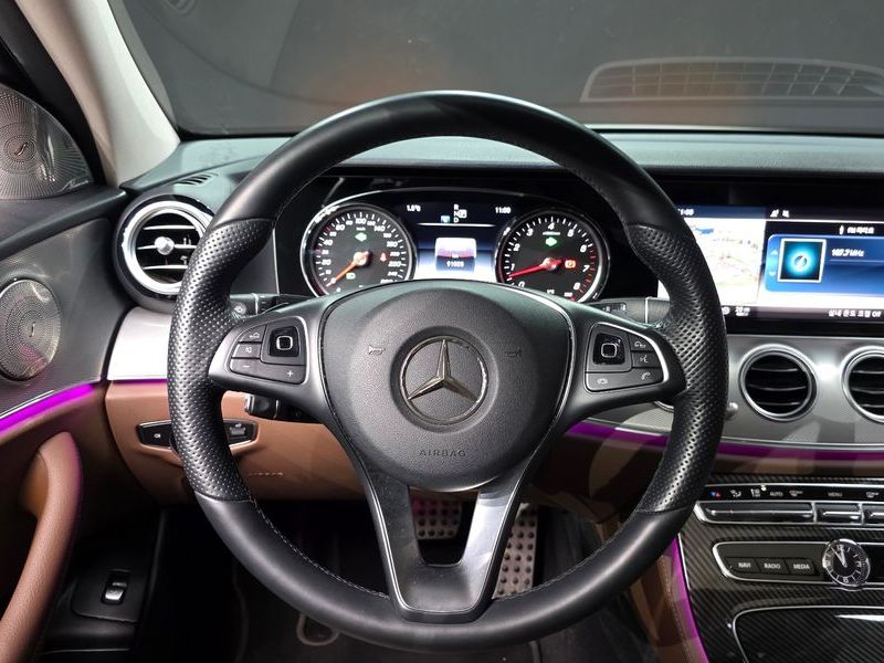 2018 Mercedes-Benz E-Class E200 Avantgarde photo 13