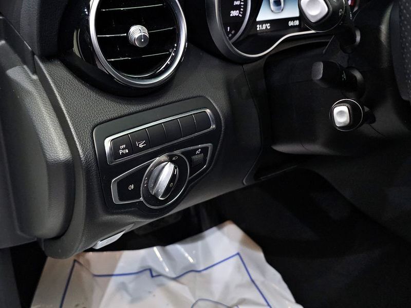2018 Mercedes-Benz C-Class C200 Avantgarde photo 13