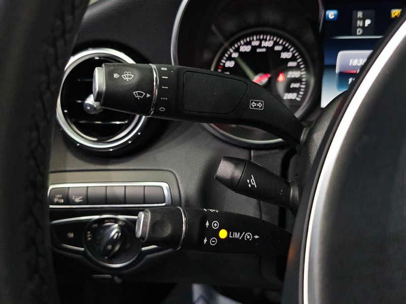 2018 Mercedes-Benz C-Class C200 Avantgarde photo 15