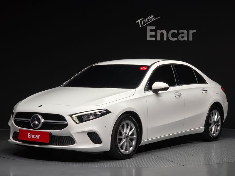 2020 Mercedes-Benz A-Class A220 Sedan photo 1