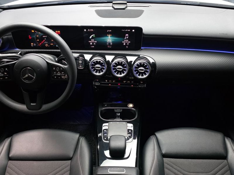 2020 Mercedes-Benz A-Class A220 Sedan photo 7