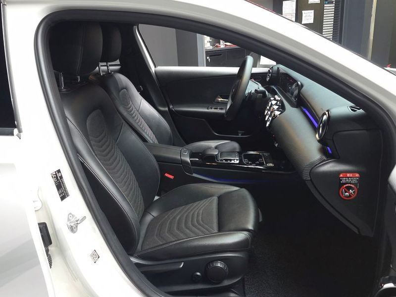 2020 Mercedes-Benz A-Class A220 Sedan photo 11