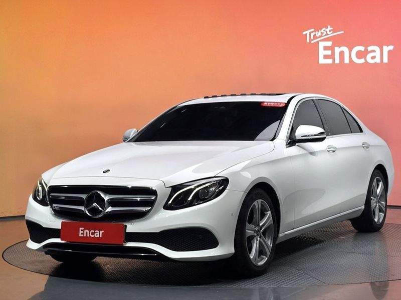 2018 Mercedes-Benz E-Class E200 Avantgarde photo 1