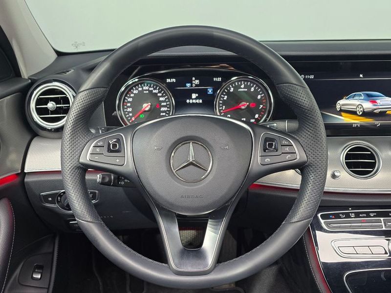 2018 Mercedes-Benz E-Class E200 Avantgarde photo 13