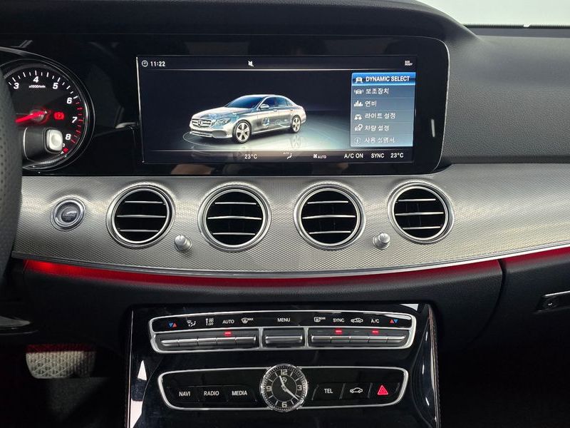 2018 Mercedes-Benz E-Class E200 Avantgarde photo 15