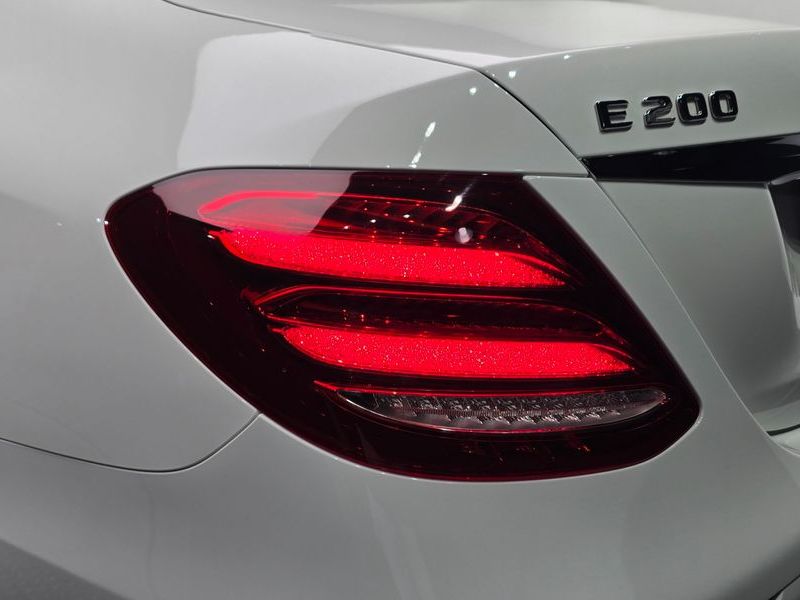 2018 Mercedes-Benz E-Class E200 Avantgarde photo 23