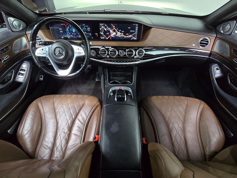 2018 Mercedes-Benz S-Class Maybach S560 4MATIC photo 7