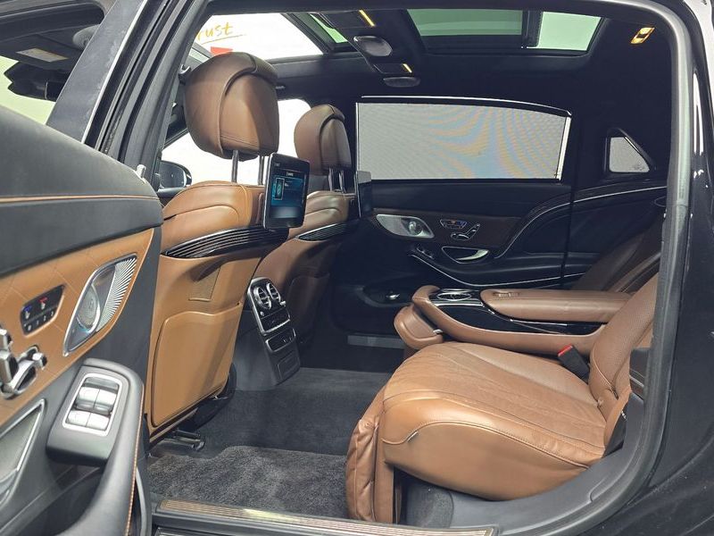 2018 Mercedes-Benz S-Class Maybach S560 4MATIC photo 12