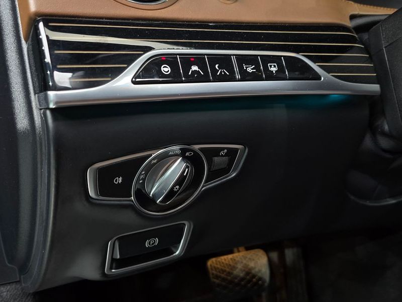 2018 Mercedes-Benz S-Class Maybach S560 4MATIC photo 14