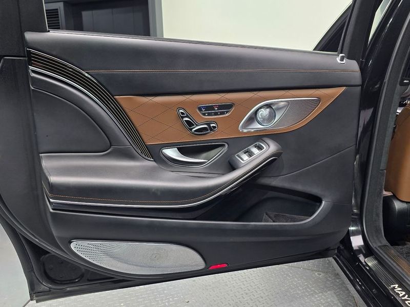2018 Mercedes-Benz S-Class Maybach S560 4MATIC photo 25