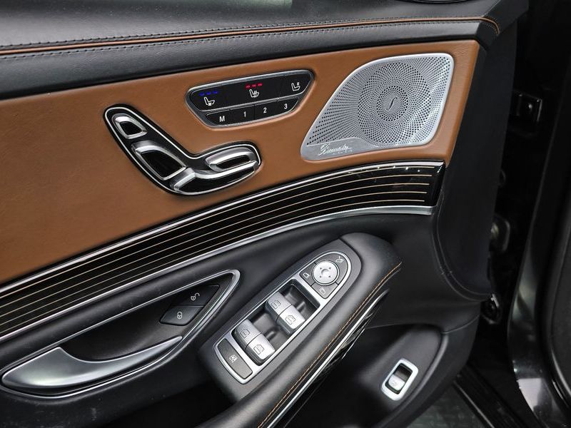 2018 Mercedes-Benz S-Class Maybach S560 4MATIC photo 27