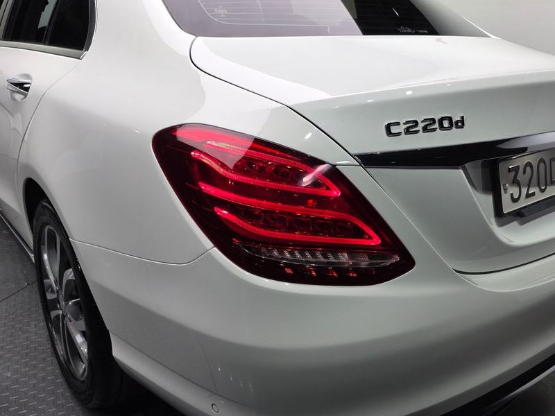 2016 Mercedes-Benz C-Class C220 d Avantgarde photo 23