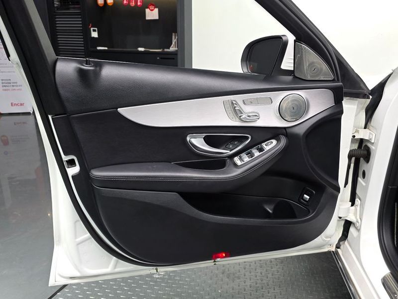 2016 Mercedes-Benz C-Class C220 d Avantgarde photo 24