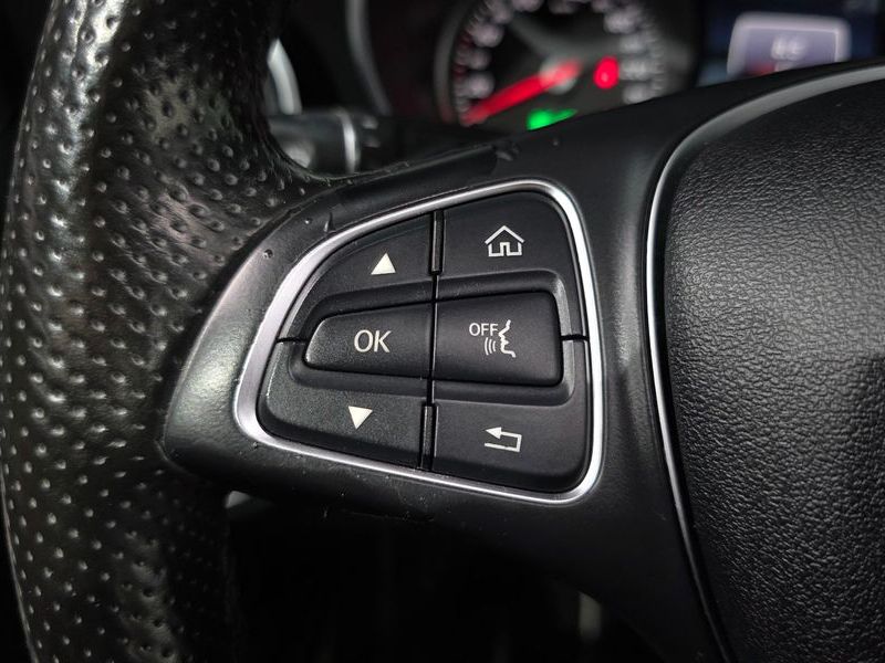 2016 Mercedes-Benz C-Class C220 d Avantgarde photo 29