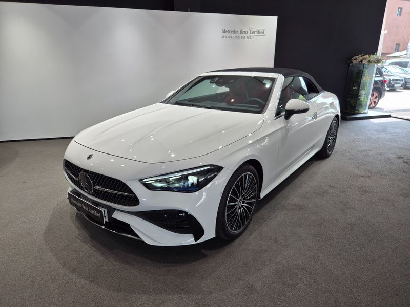 2026 Mercedes-Benz E-Class CLE200 Cabriolet photo 1