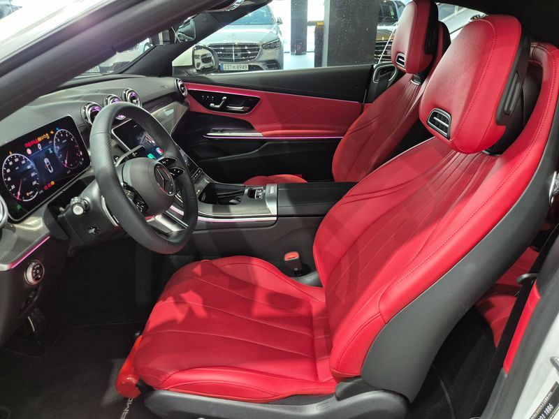 2026 Mercedes-Benz E-Class CLE200 Cabriolet photo 10