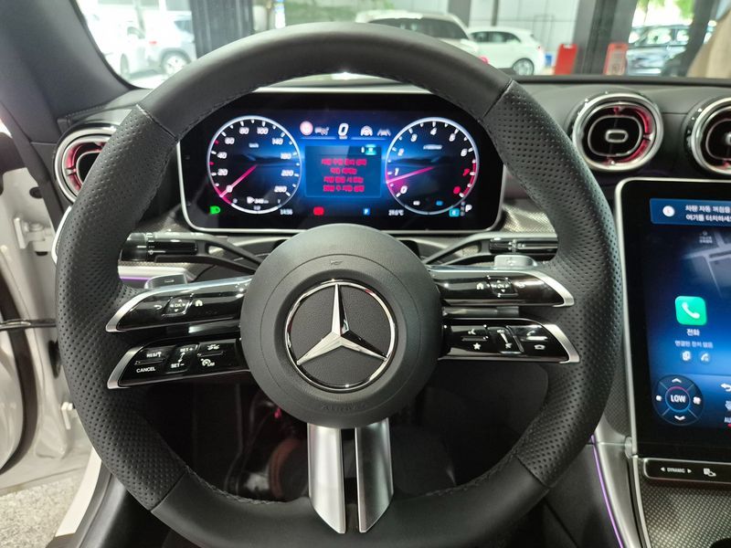 2026 Mercedes-Benz E-Class CLE200 Cabriolet photo 18