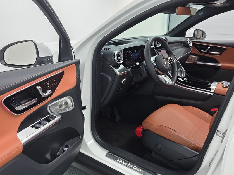 2026 Mercedes-Benz C-Class GLC300 4MATIC Avnatgarde Coupe photo 10