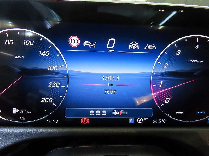 2026 Mercedes-Benz E-Class E200 AMG Line photo 9