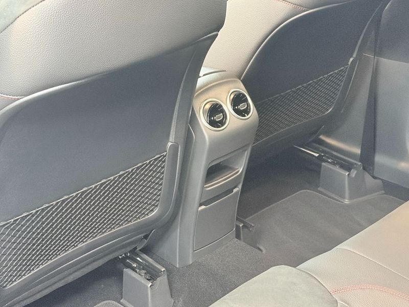2025 Mercedes-Benz B-Class GLB250 4MATIC photo 13