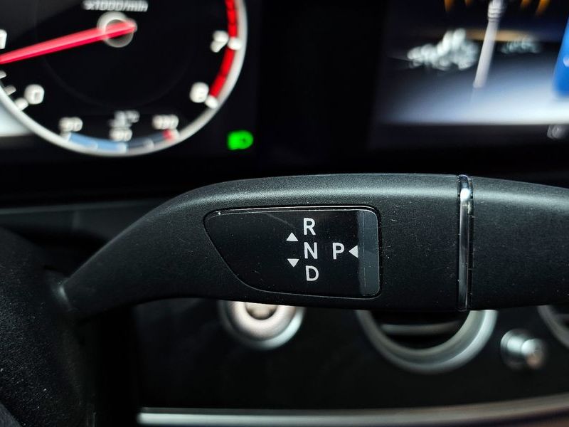 2020 Mercedes-Benz E-Class E300 Avantgarde photo 9