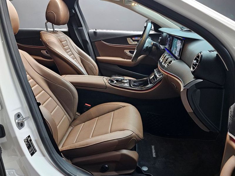 2020 Mercedes-Benz E-Class E300 Avantgarde photo 10