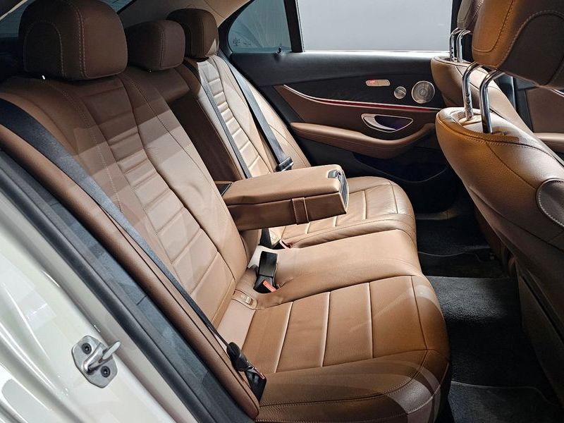 2020 Mercedes-Benz E-Class E300 Avantgarde photo 12