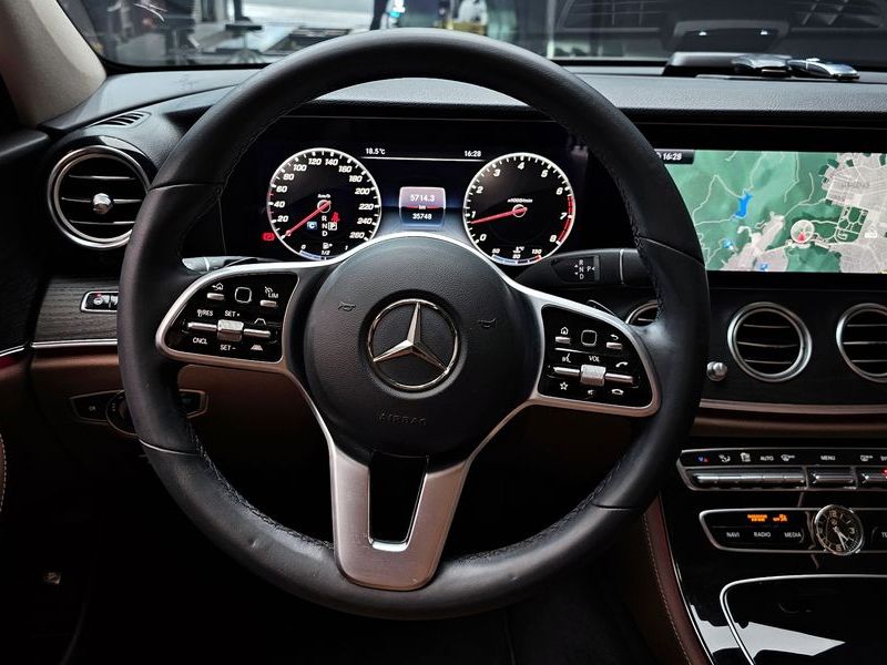 2020 Mercedes-Benz E-Class E300 Avantgarde photo 13