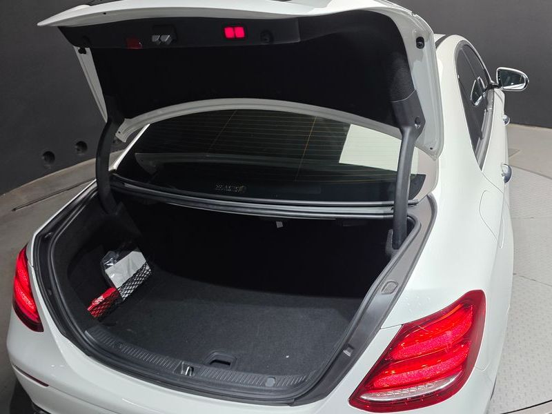 2020 Mercedes-Benz E-Class E300 Avantgarde photo 20