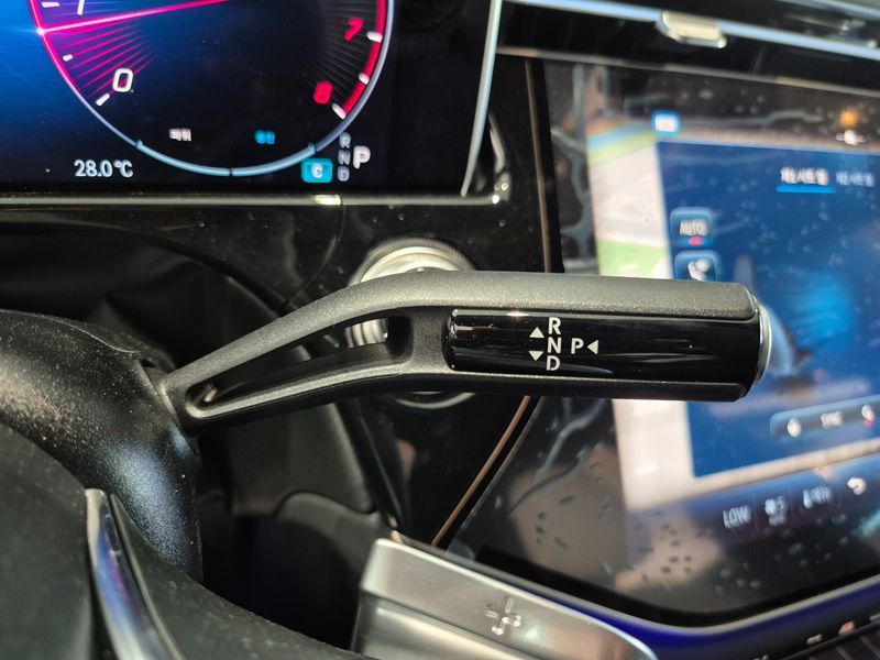 2026 Mercedes-Benz E-Class E450 4MATIC Exclusive photo 9