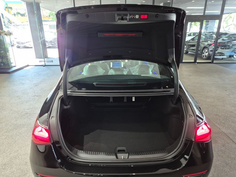 2026 Mercedes-Benz E-Class E450 4MATIC Exclusive photo 18