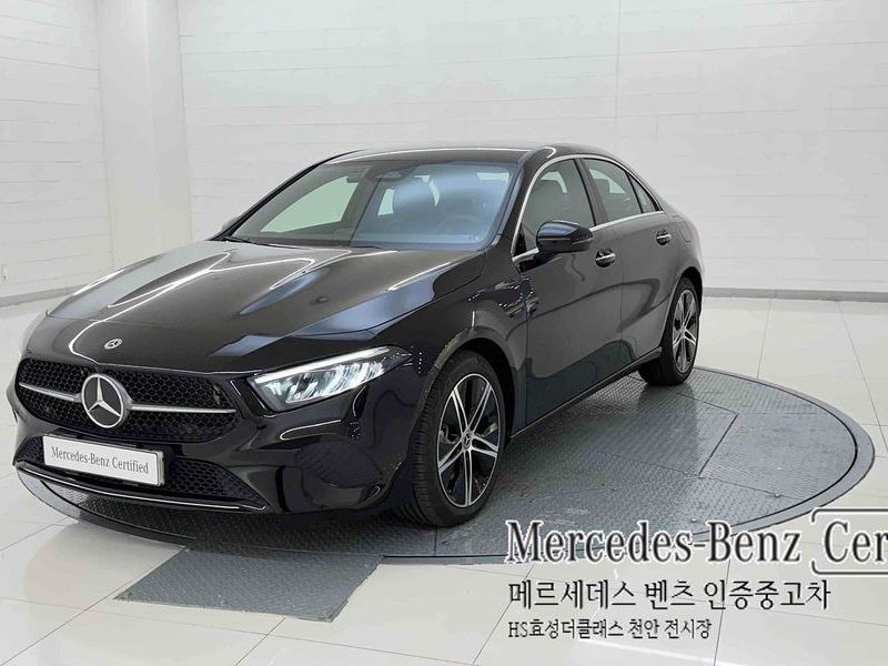 2026 Mercedes-Benz A-Class A220 Sedan photo 1