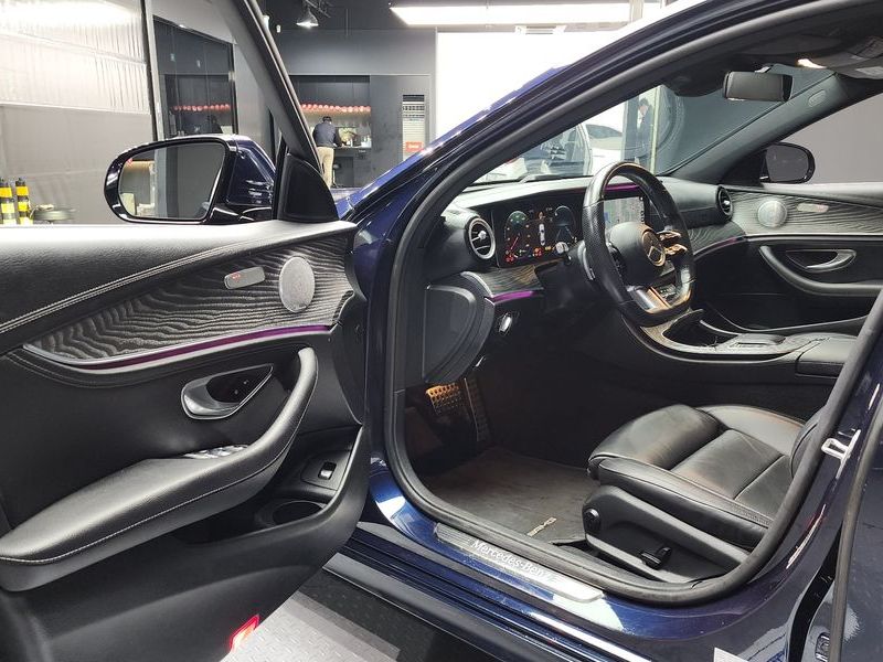 2021 Mercedes-Benz E-Class E350 4MATIC AMG Line Edition photo 10