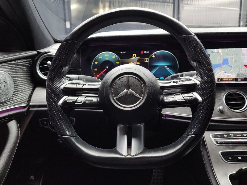 2021 Mercedes-Benz E-Class E350 4MATIC AMG Line Edition photo 13