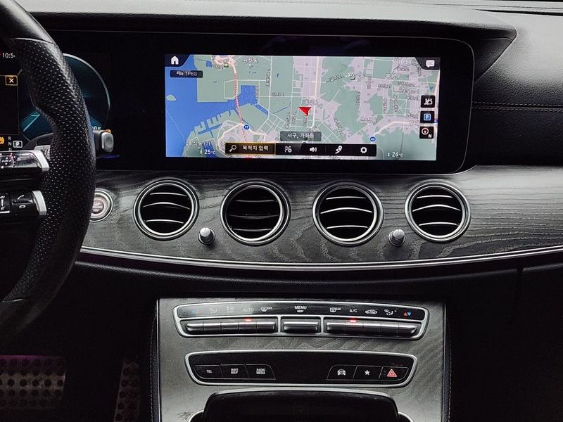 2021 Mercedes-Benz E-Class E350 4MATIC AMG Line Edition photo 15