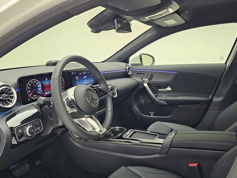2026 Mercedes-Benz A-Class A220 Sedan photo 8