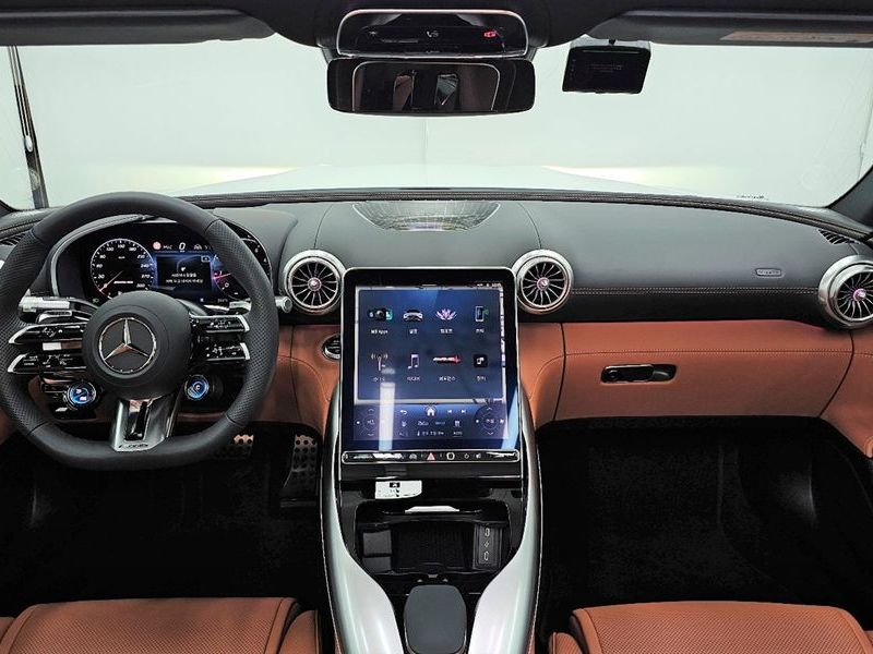 2025 Mercedes-Benz CLA AMG SL43 photo 7