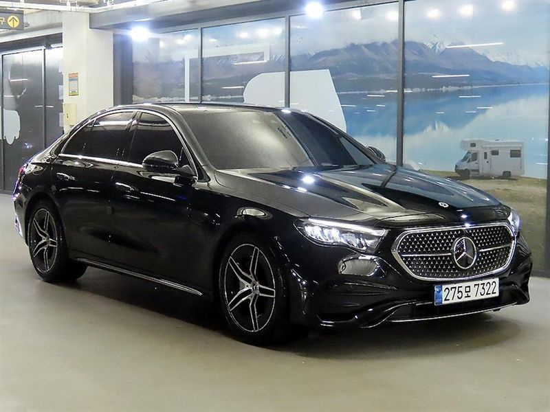 2026 Mercedes-Benz E-Class E200 AMG Line photo 1