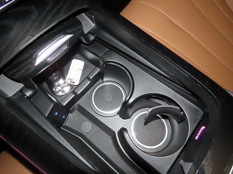 2026 Mercedes-Benz E-Class E200 AMG Line photo 13