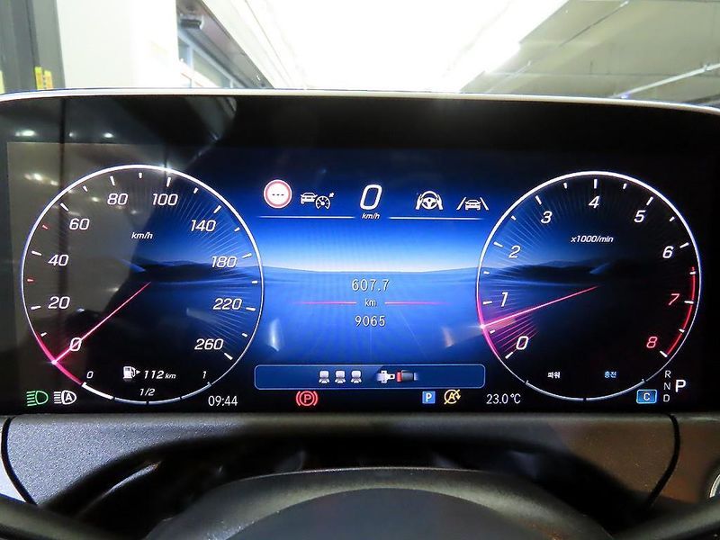 2026 Mercedes-Benz E-Class E200 AMG Line photo 9