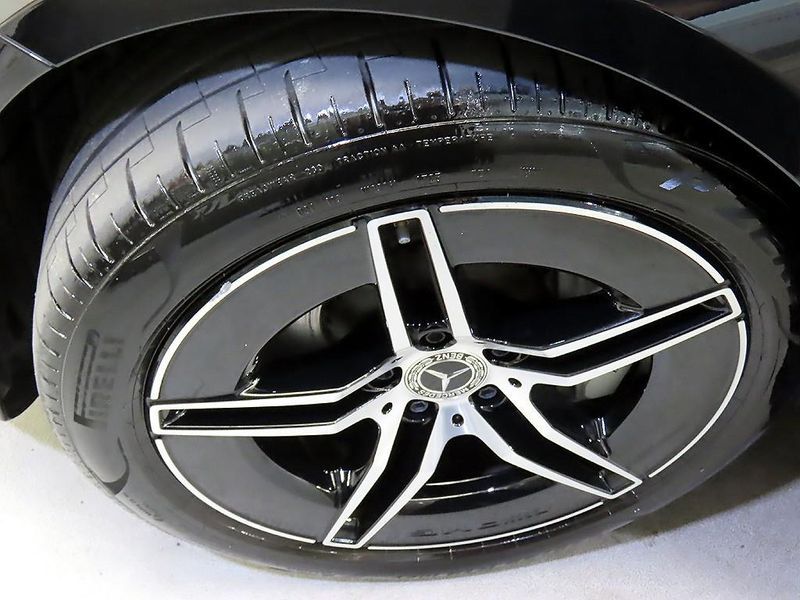 2026 Mercedes-Benz E-Class E200 AMG Line photo 20