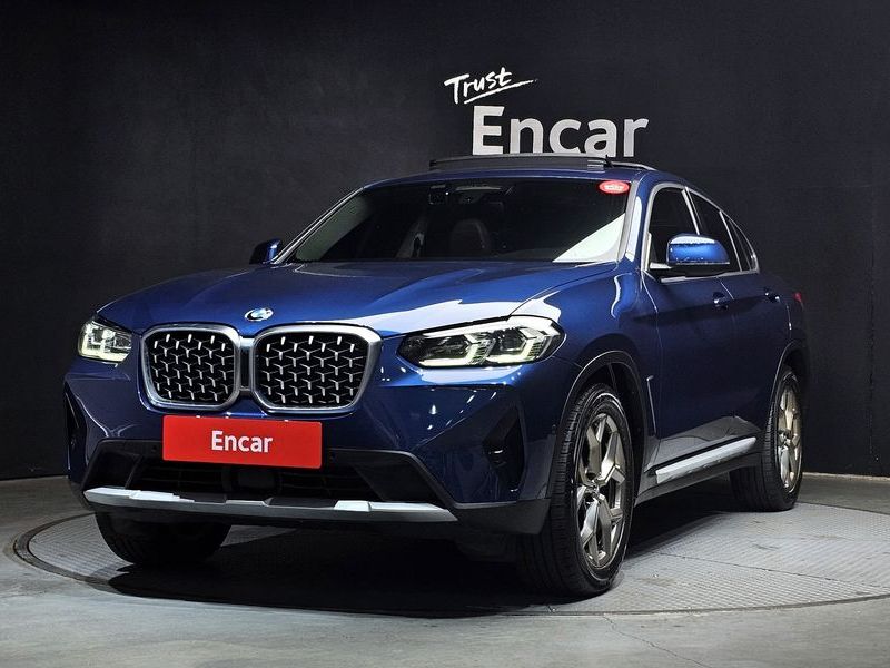 2022 BMW X4 xDrive20i xLine photo 1
