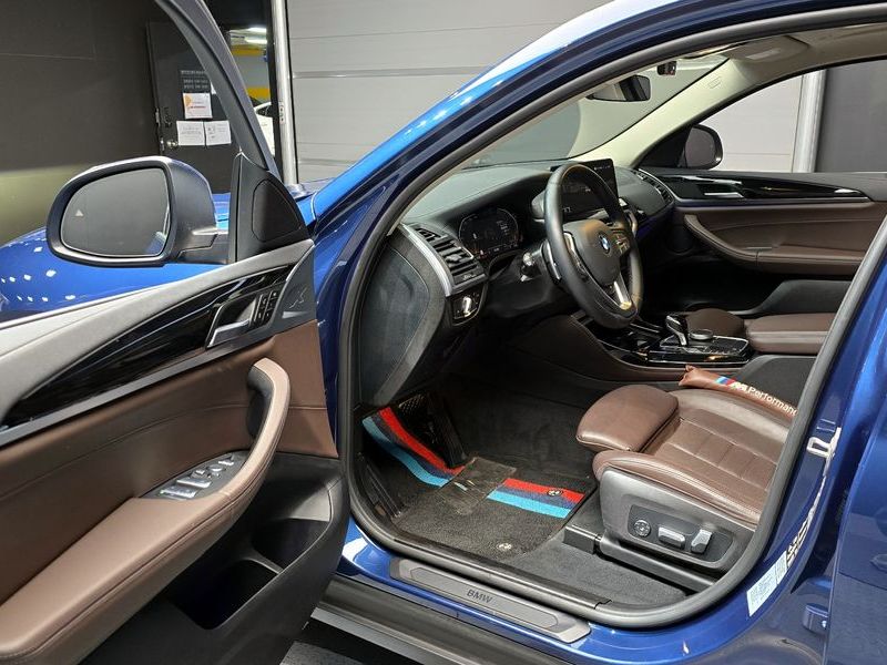 2022 BMW X4 xDrive20i xLine photo 11