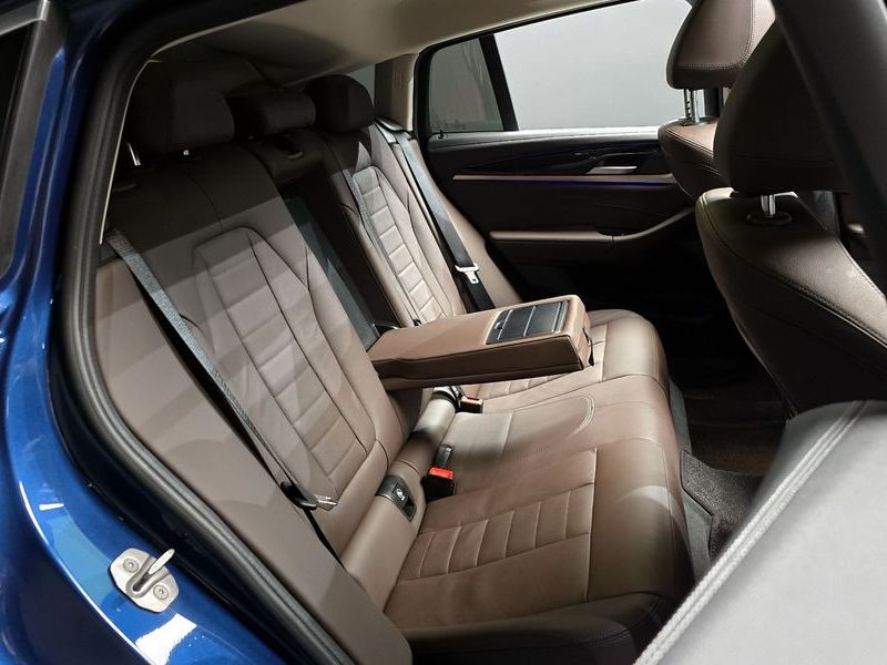 2022 BMW X4 xDrive20i xLine photo 12