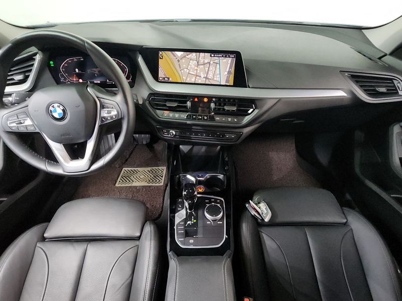 2022 BMW 1 Series 120i Advantage photo 7