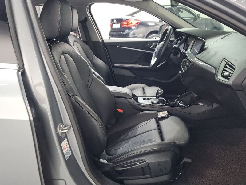 2022 BMW 1 Series 120i Advantage photo 11