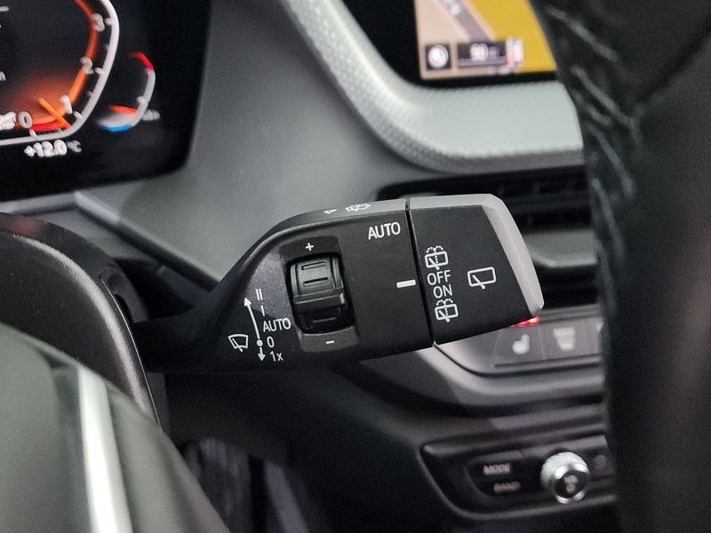 2022 BMW 1 Series 120i Advantage photo 14