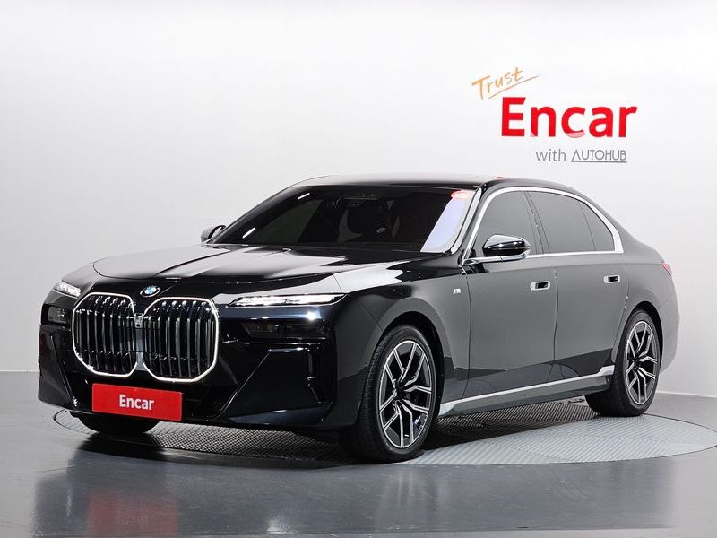 2025 BMW 7 Series 740i xDrive M Sport photo 1