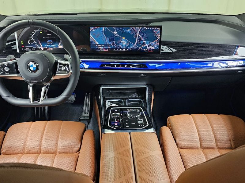 2025 BMW 7 Series 740i xDrive M Sport photo 7